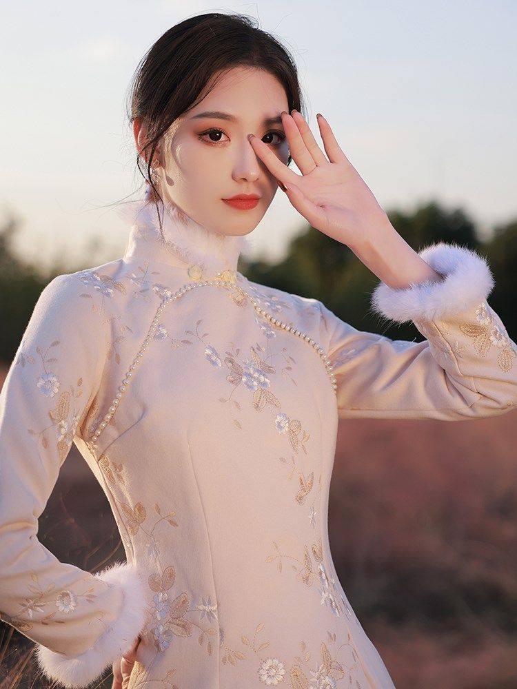 旗袍冬款加厚冬装2022年新款冬季过年加绒改良版连衣裙年轻款少女