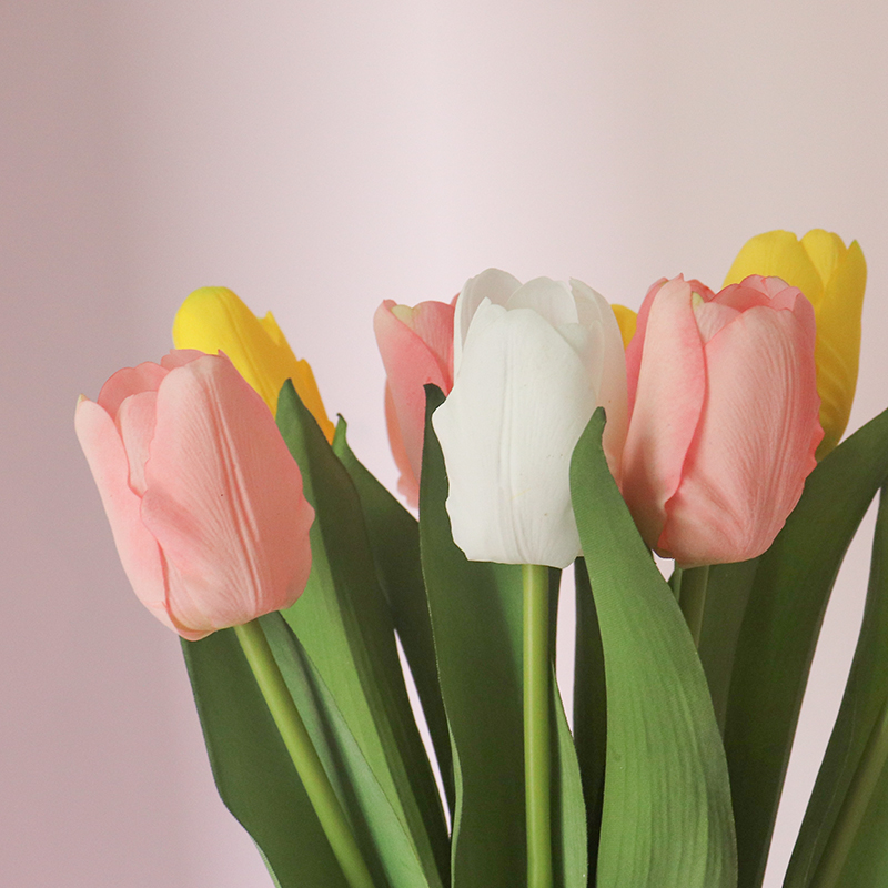 仿生郁金香花束手感保湿仿真花高档卧室摆件装饰蛋糕假花拍照道具