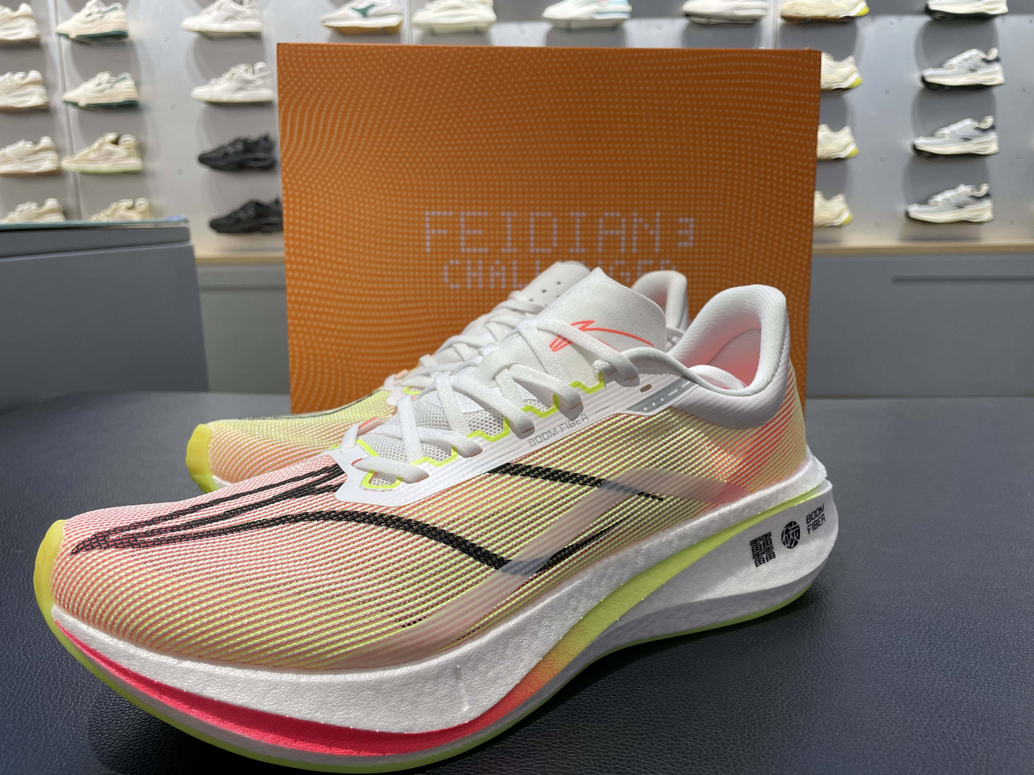 李宁男子跑步鞋2023春季新款飞电342丝透气回弹竞速跑鞋armt037