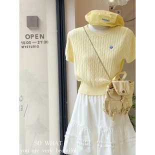 黄色冰丝刺绣麻花针织薄款短袖t恤女夏季小个子修身短款正肩上衣