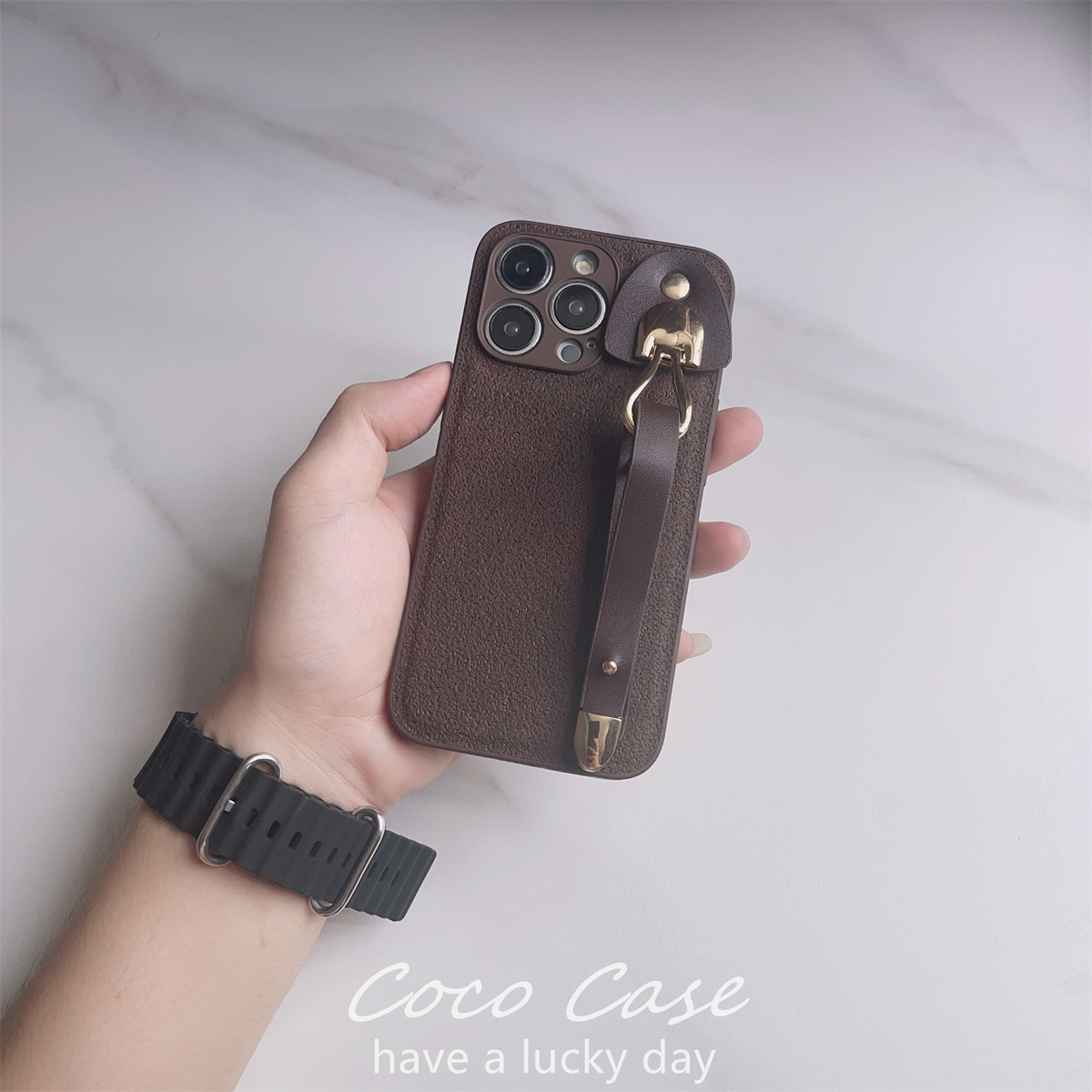 coco case简约月球坑棕色腕带适用苹果14promax手机壳iPhone13女款12pro皮质11防摔14plus全包xs max纯色xr软