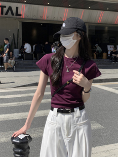 紫色修身短袖正肩t恤女2024夏季新款设计感辣妹短款百搭显瘦上衣