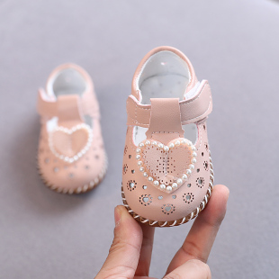 巴拉巴柆女宝凉鞋6-12个月软底防滑婴儿公主鞋透气皮鞋0-1岁学步