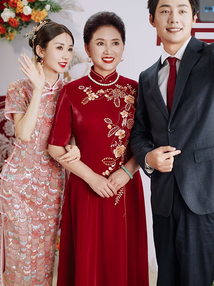 高贵妈妈结婚礼服年轻款红色连衣裙夏季婚礼喜婆婆婚宴装平时可穿