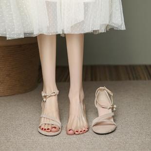法式小低跟CM凉鞋女中跟夏季温柔仙女风粗跟珍珠伴娘鞋高跟小码