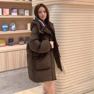 冬季韩系穿搭中长款羽绒服女2023年新款女款超看好秋冬白鸭绒外套