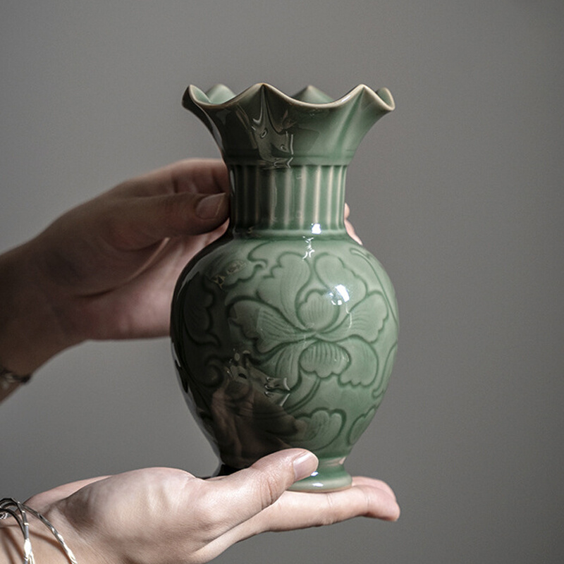 中式仿古龙泉梅子青瓷浮雕花瓶花器家居装饰收藏摆件花插花装饰