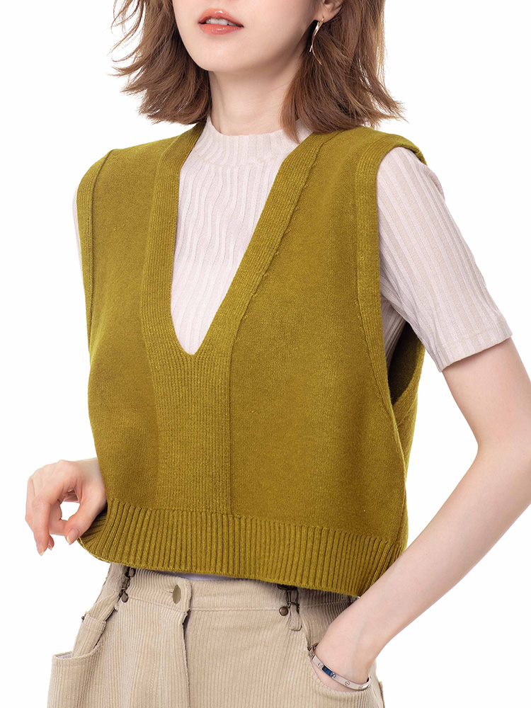 针织马甲女春秋冬外搭时尚小背心叠穿深v领2021新款短款毛衣坎肩