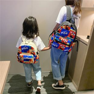 儿童背包潮男孩子轻便可爱幼儿园书包户外旅行小学生女帆布双肩包