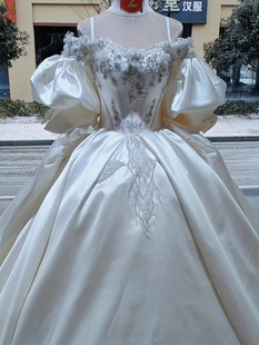 缎面一字肩复古婚纱2024新款新娘高级质感法式主纱大拖尾小个子女
