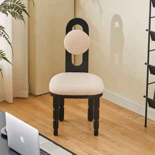 。法式实木餐椅北欧中古设计师软包靠背椅子复古家用简约化妆休闲