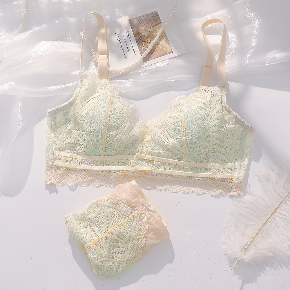 夏季蕾丝少女内衣女小胸聚拢文胸套装