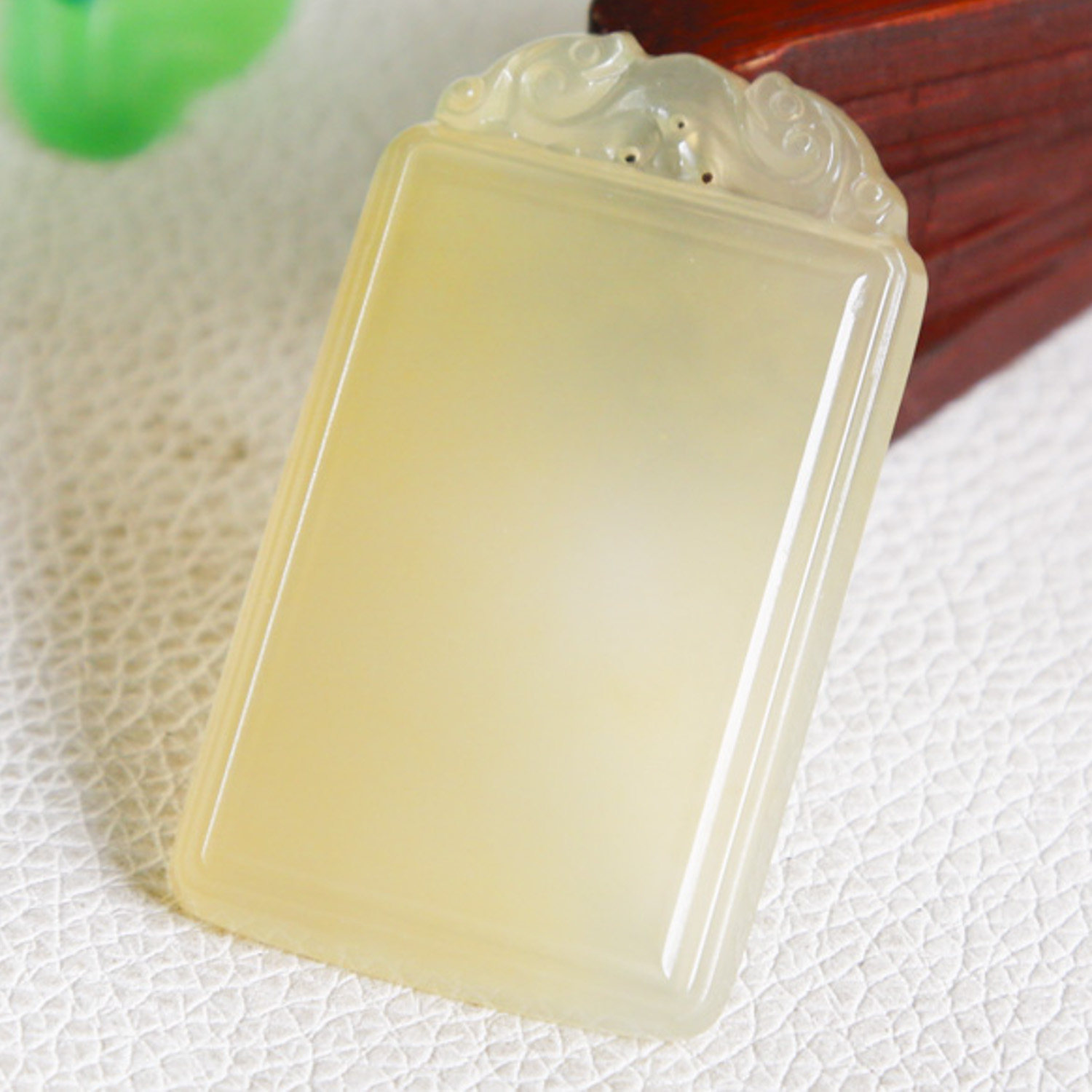 16.86g 精品山筋料无事牌挂件 黄龙玉 fzz19-55