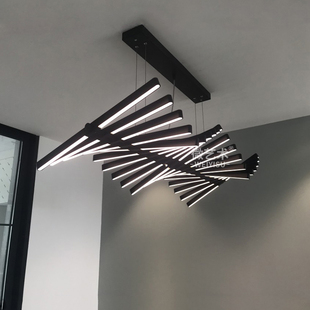 北欧餐厅办公室前台吊灯客厅卧室创意多变造型长条led鱼骨吊灯