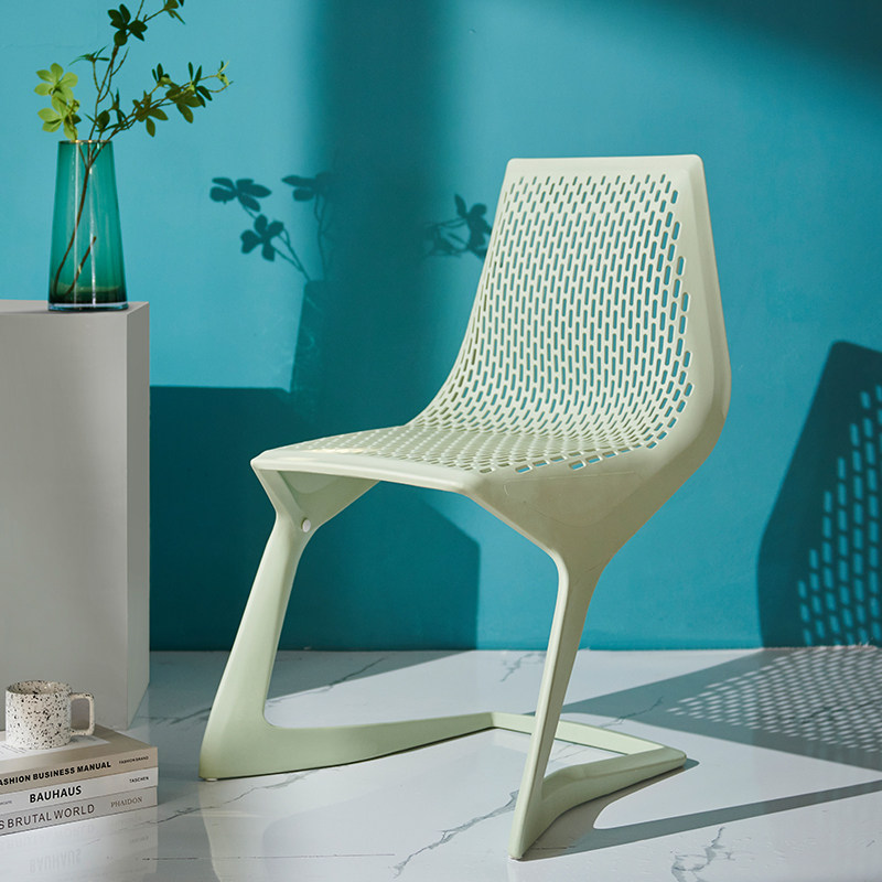 北欧s异型镂空椅创意设计师可叠放餐椅售楼处洽谈椅户外塑料椅子