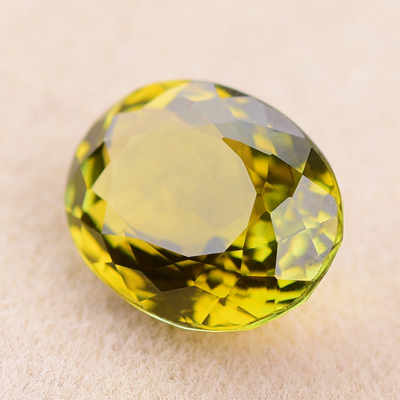 4.27克拉 天然全净黄绿碧玺椭圆戒面 一流切工 火彩好