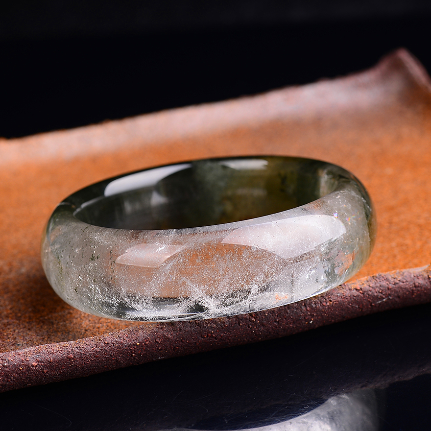 98.07g天然绿幽灵手镯 千层山