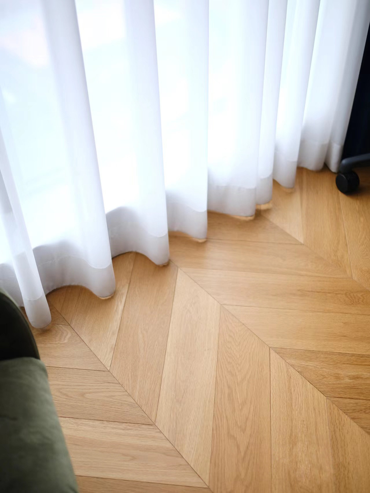 广东佛山网红鱼骨600*1200原木木纹砖客厅卧室艺术仿实木仿古地砖