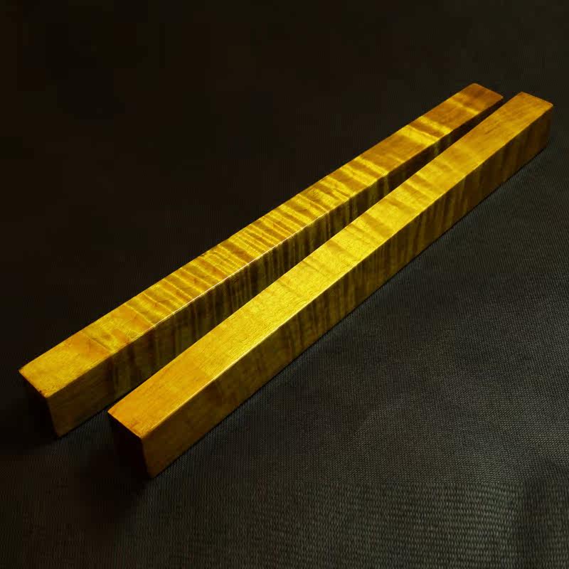 金丝流动 金丝楠老料镇尺(一对)