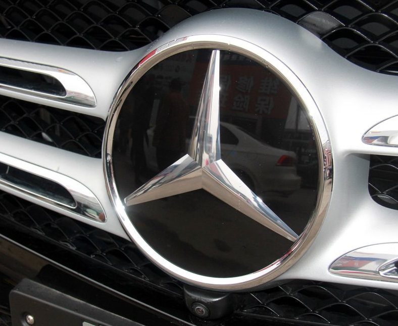 奔驰车标(奔驰车标设计理念及寓意)