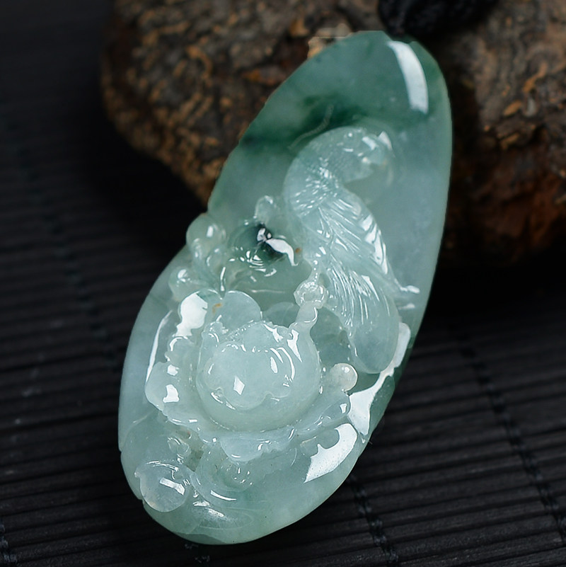 天然缅甸a货翡翠飘花花鸟吊坠24.2g(带绳)