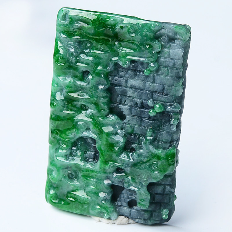 天然缅甸a货翡翠飘绿长城吊坠40.1g