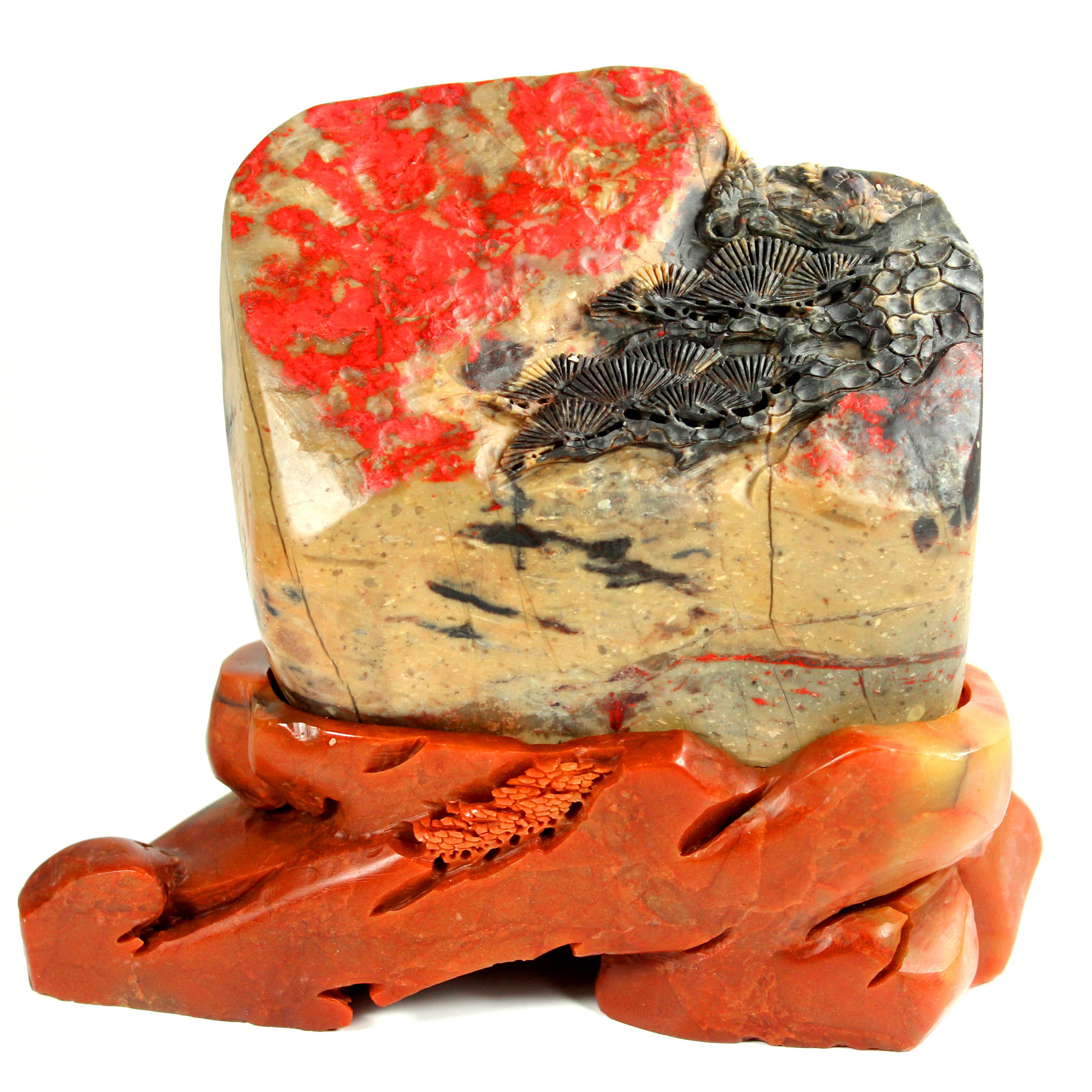 昌化刘关张鸡血石摆件《松鹤延年》