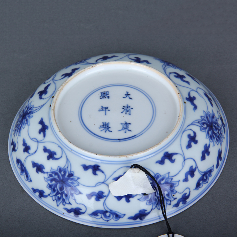 清康熙官窑青花缠枝莲盘