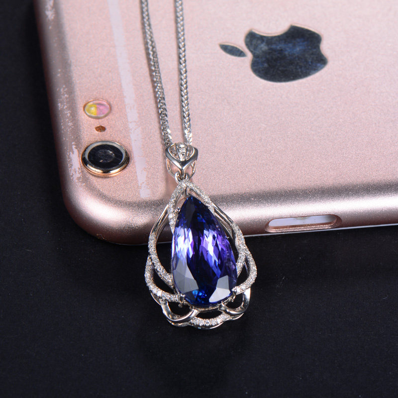 无保留价 8.18ct天然坦桑石吊坠