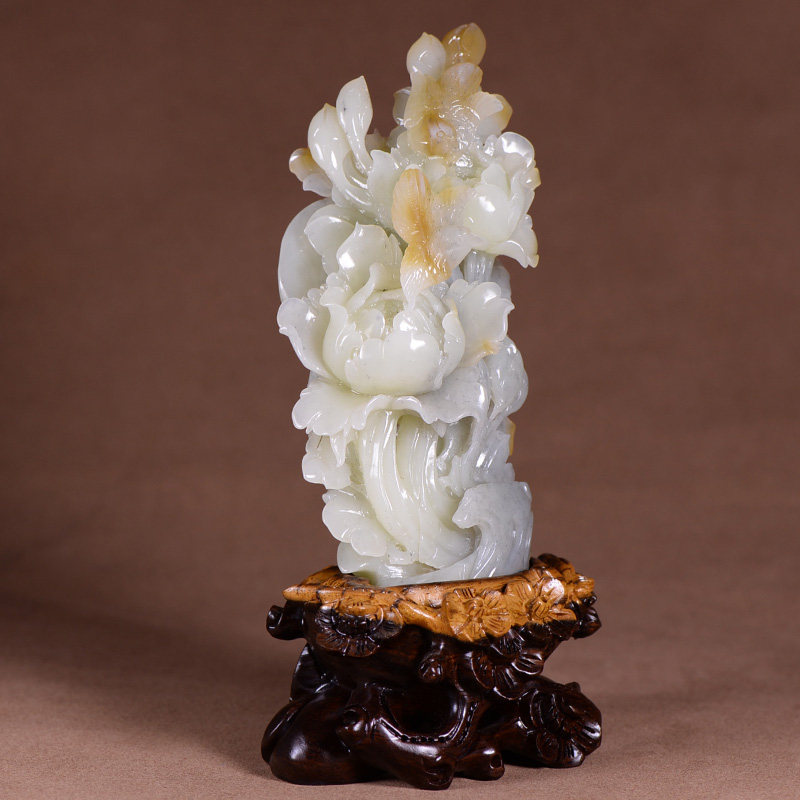 玉雕名家王万洲 和田玉花开富贵摆件 643克