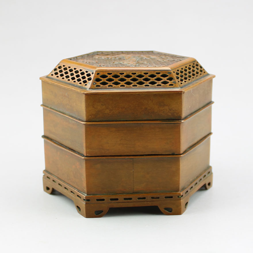 工艺美术大师陈巧生作品 精炼铜仙女乘搓印香炉