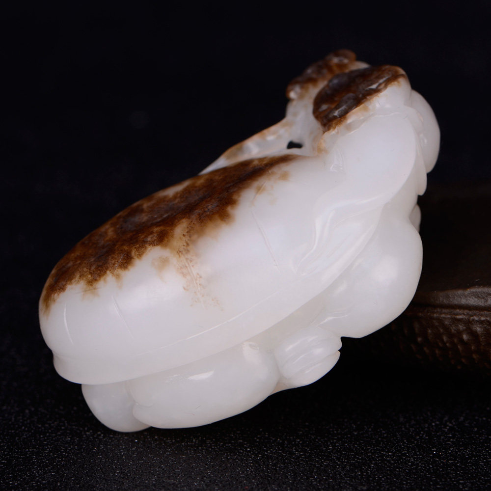 国家级玉雕大师【陶虎】工作室作品 和田玉白玉挂件独占鳌头