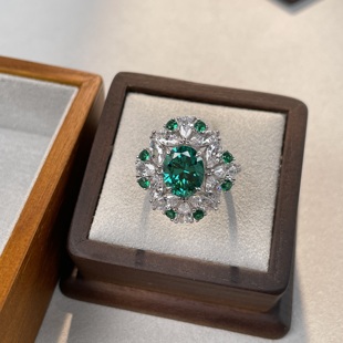 培育高碳钻s925纯银戒指祖母绿满钻镶嵌花朵指环高级感彩宝饰品