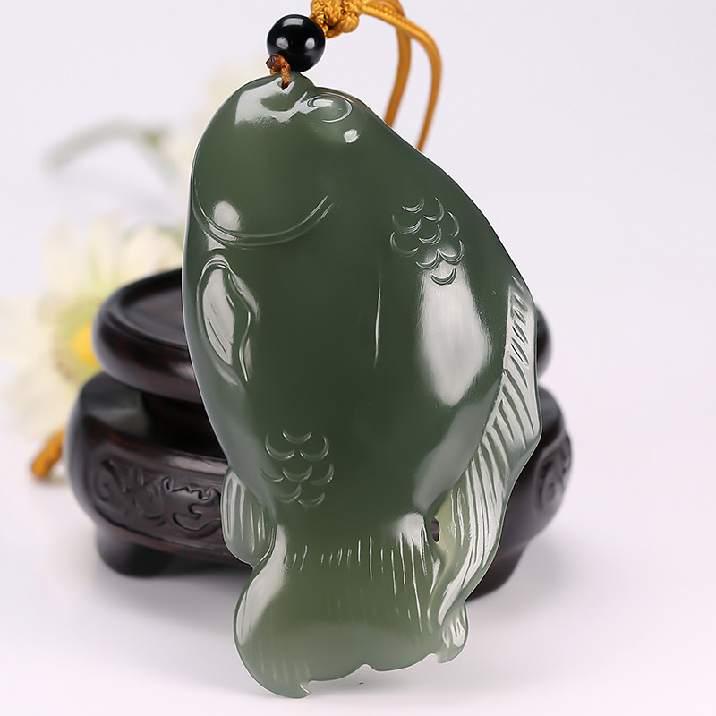 精品 鸭青 细腻【年年有余】和田玉把件111.55克