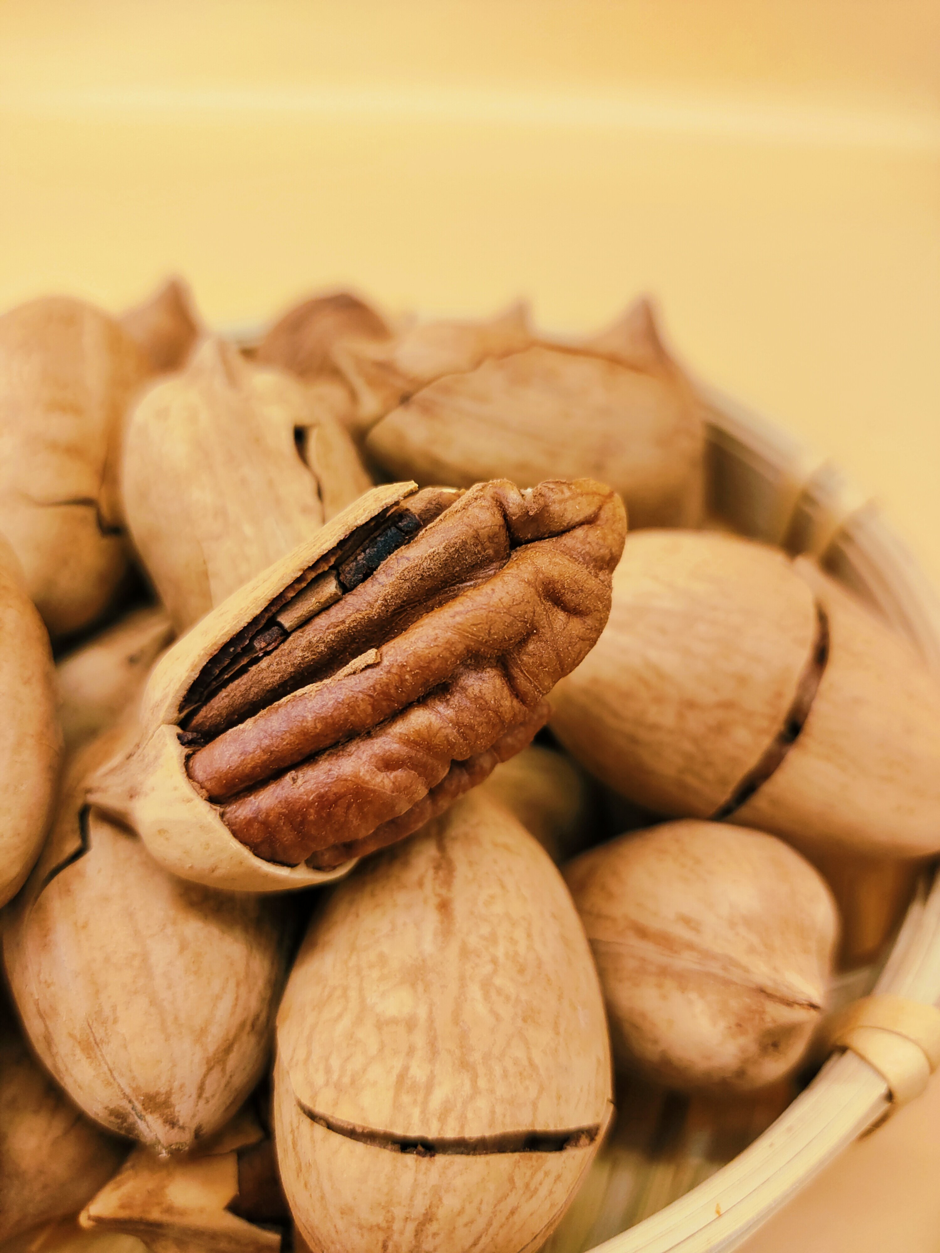 新疆特产干果长寿果_新货 新疆特产 散装碧根果坚果奶油味果仁干果