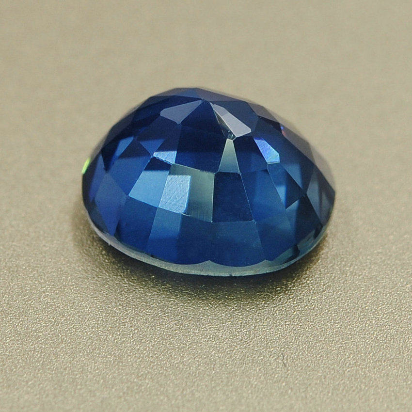 2.50ct天然玻璃体蓝宝石 晶体干净 火彩好 可镶嵌款式