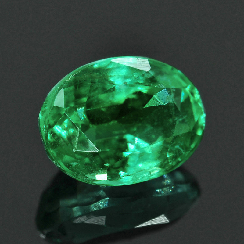 1.40克拉 祖母绿裸石 椭圆形刻面 火彩好 可设计镶嵌款式