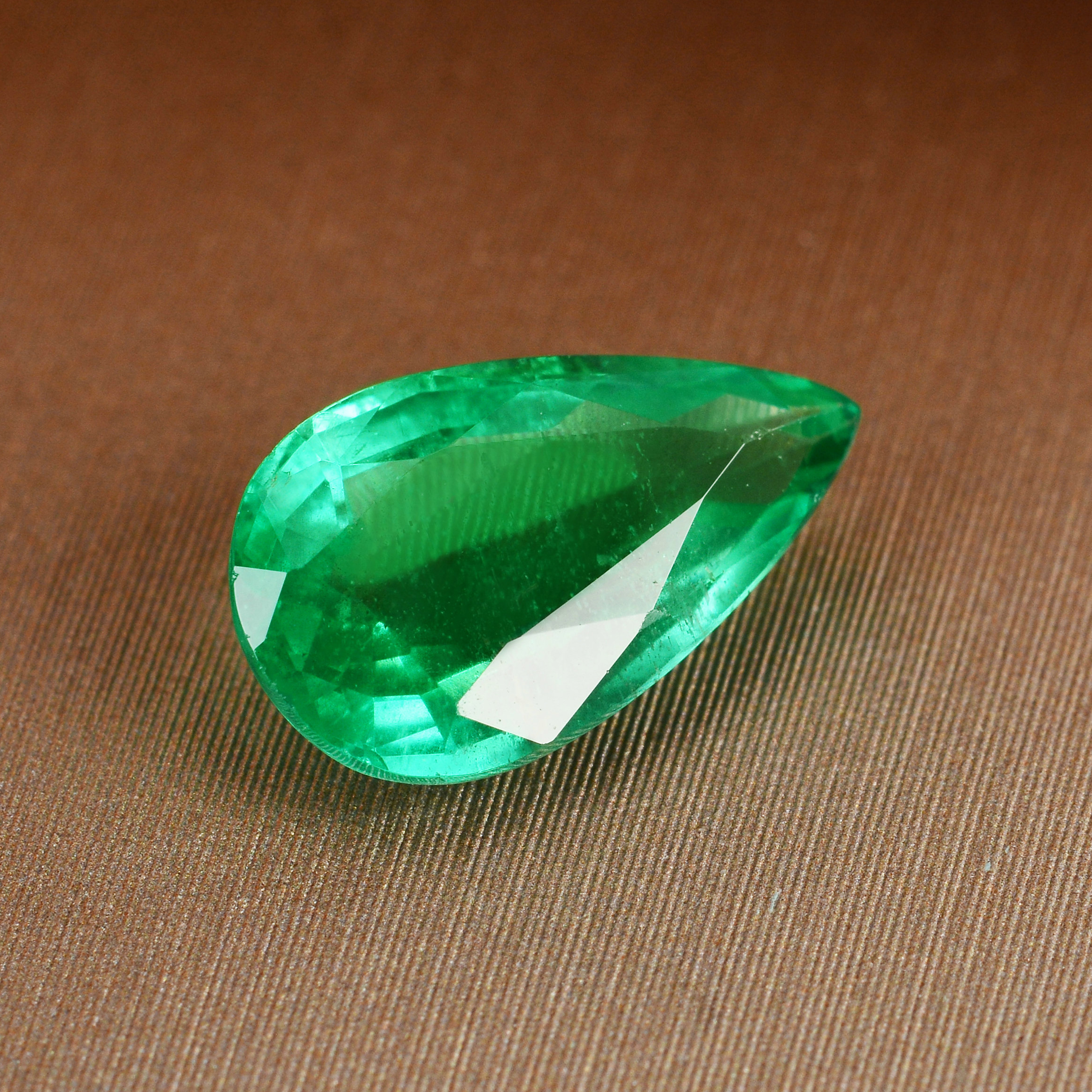 1.40克拉 天然祖母绿裸石 火彩好 颜色美 提供款式设计镶嵌 3155