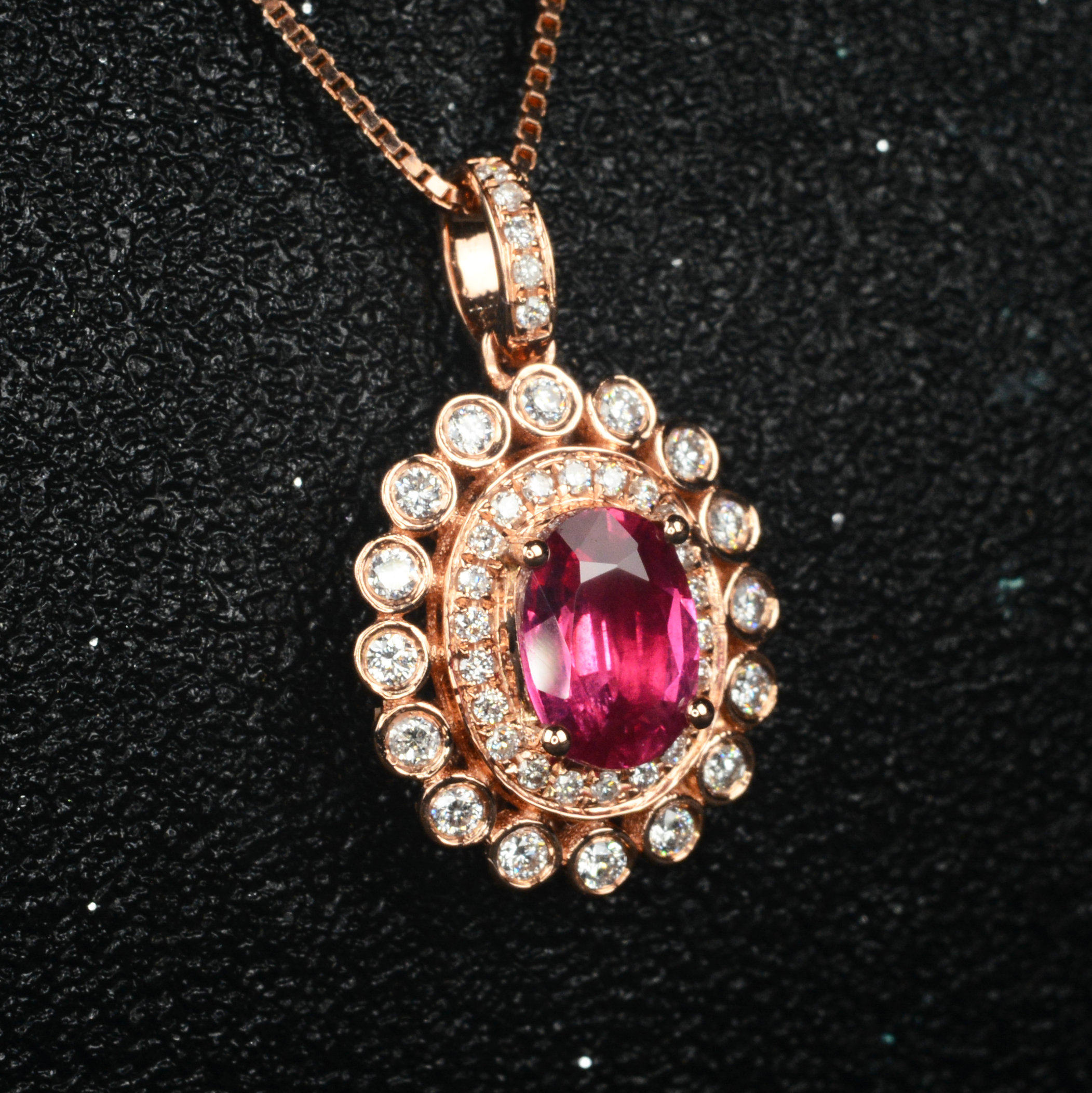 1.15ct 18k金天然红宝石吊坠 伴镶钻石1641