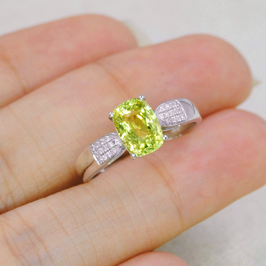 1.7克拉18k金天然金绿宝石戒指 电脑可看视频 可修改圈口