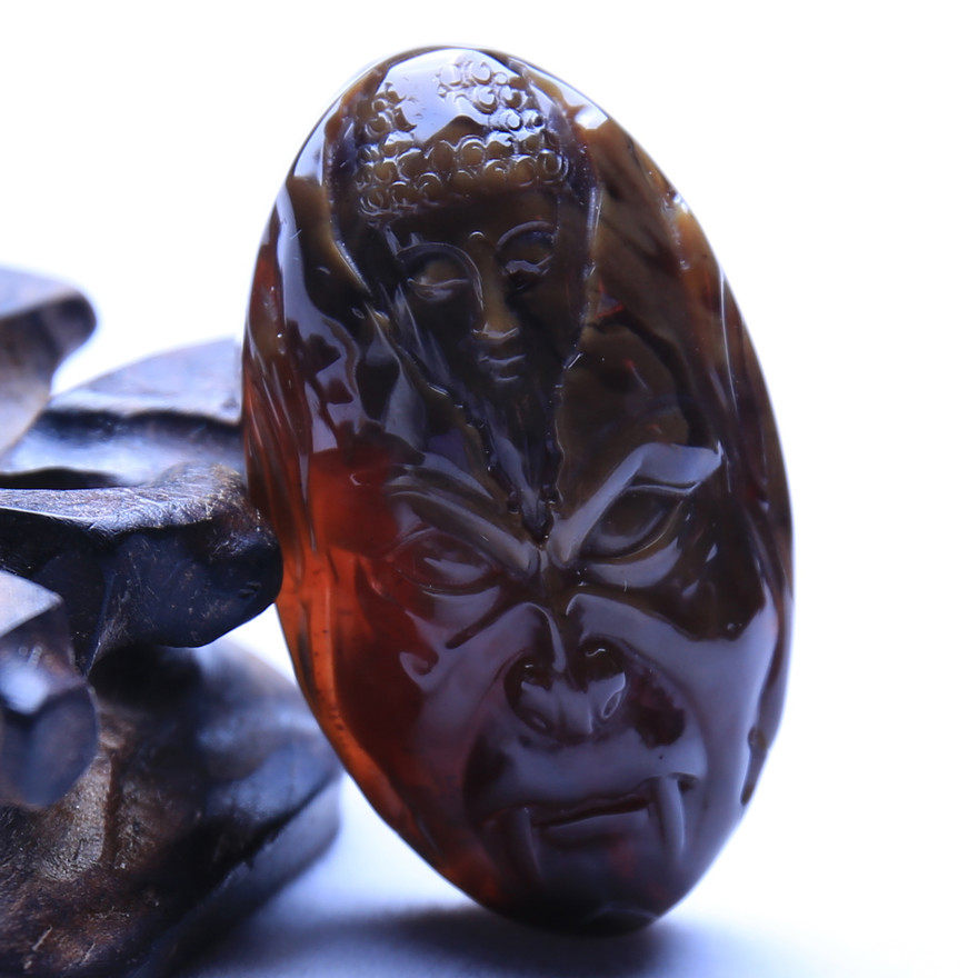 15.28g(已打孔)根蜜一念之间雕刻件(强荧光)t2-44