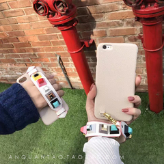 日韩风铆钉皮质iPhone7/plus手机壳苹果6s保护壳个性潮手腕带女款