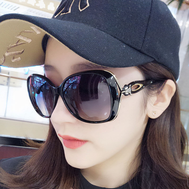 狐狸头镶钻墨镜女 高清偏光太阳镜女大框圆脸开车司机太阳眼镜女