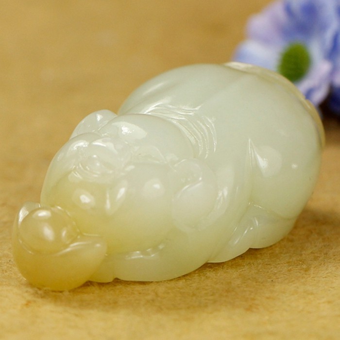 和田玉白玉福猪挂件 60.02克