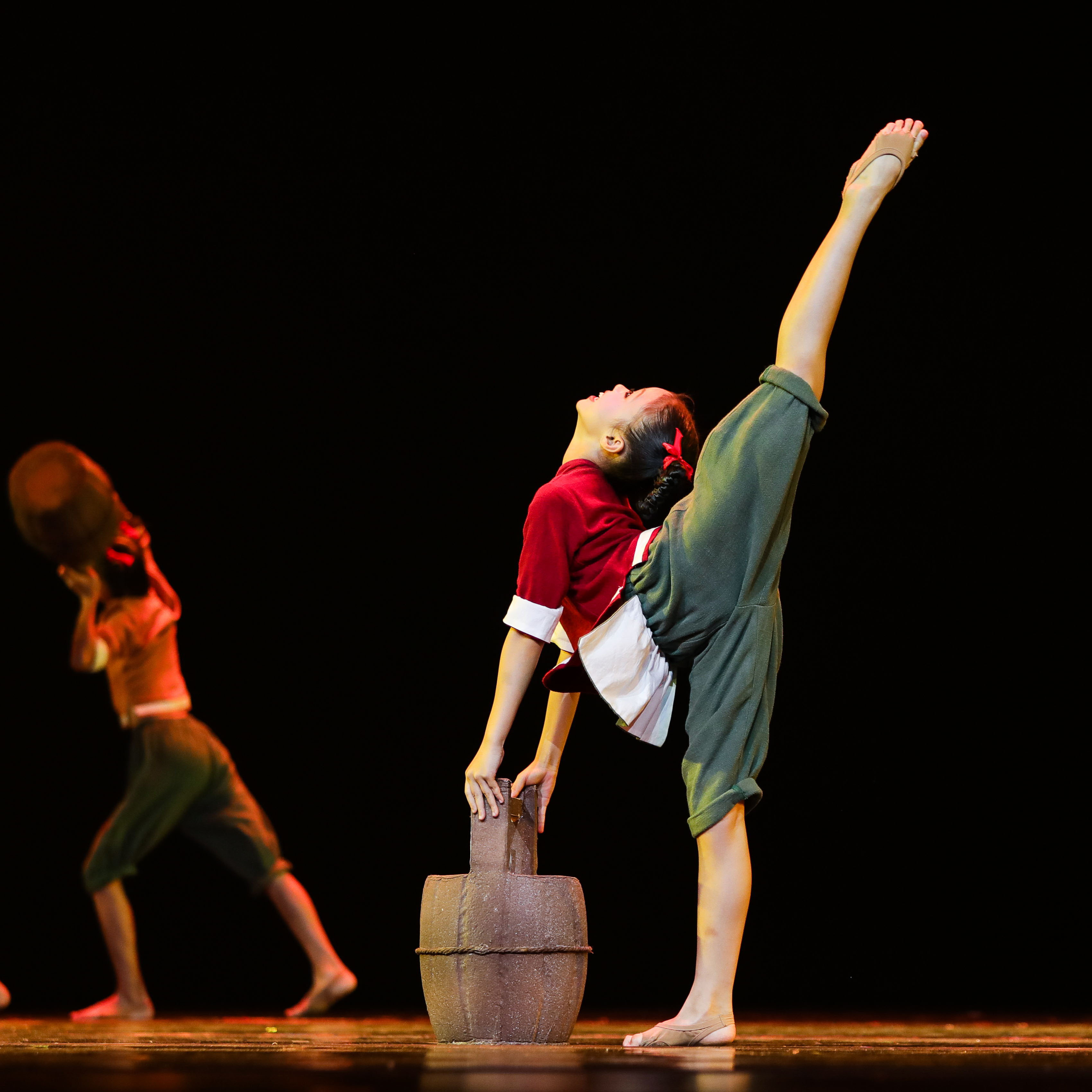 我心中的河舞蹈服第十届小荷风采儿童演出服元旦道具桶孩子表演服