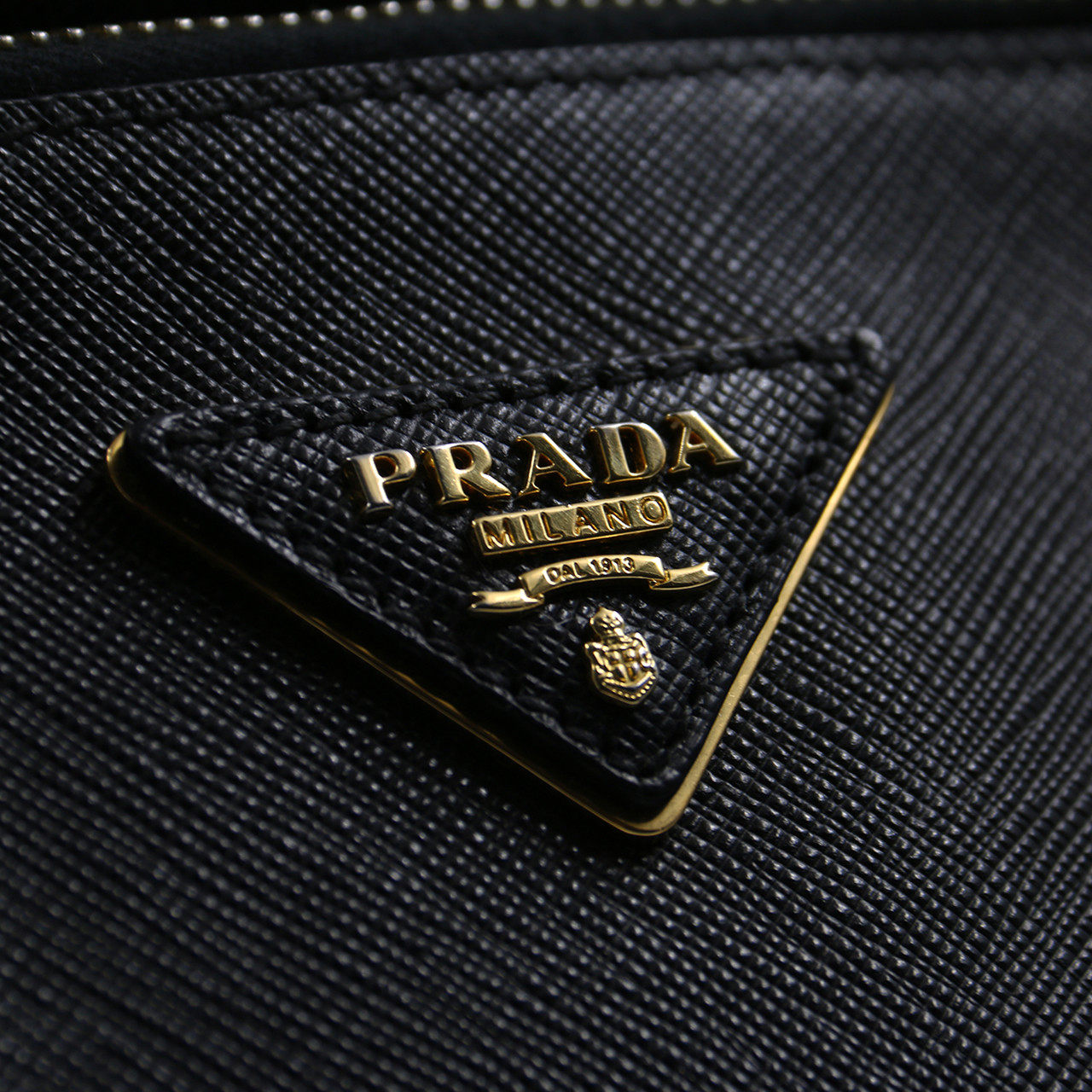 90新〕prada 普拉达黑色牛皮女士杀手包 女士手提包