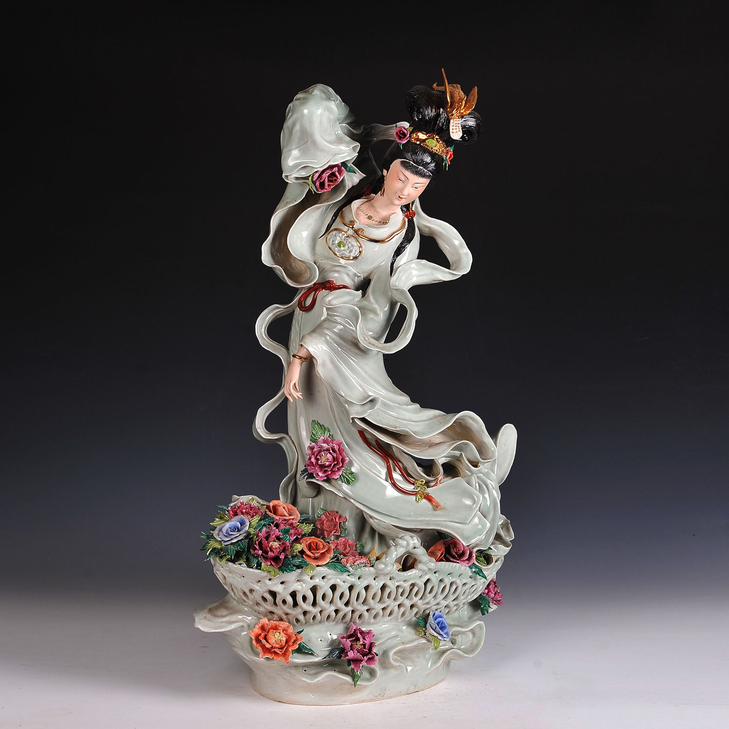 著名陶瓷美术家曾山东作品 天女散花