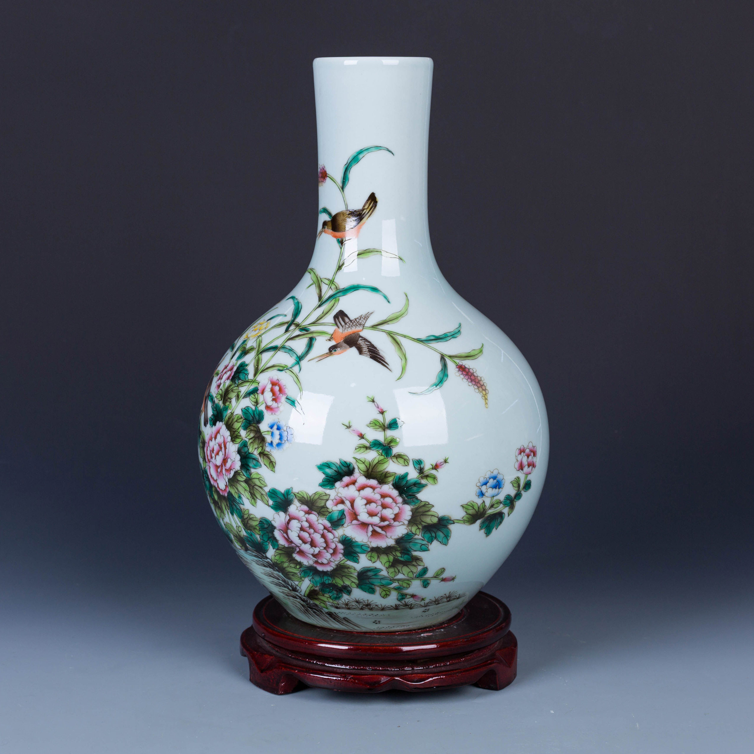 粉彩花鸟天球瓶 景德镇助理陶瓷美术师