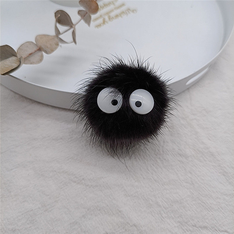 日系灰尘精灵小煤球别针可爱水貂毛毛绒球卡通胸针学生衣服徽章黑