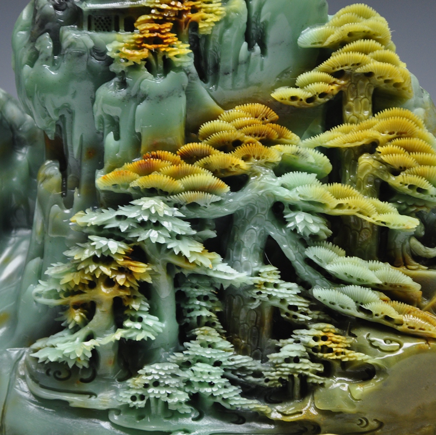 青田石雕摆件 精品收藏 缅甸绿 《迎客松》颜色翠绿